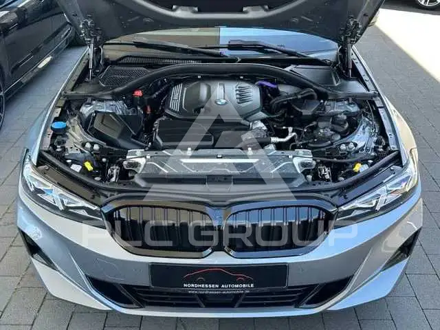 2023 BMW 330