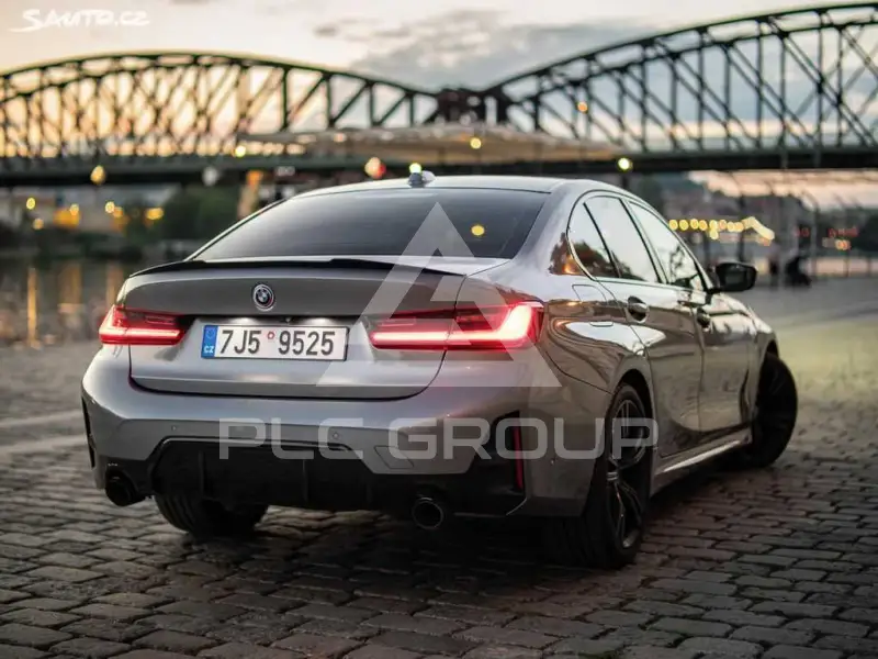 2023 BMW 330
