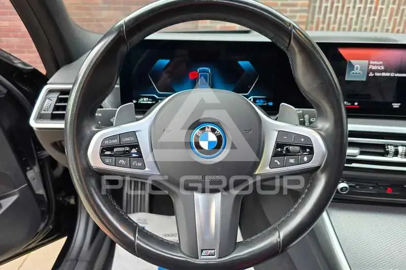 2023 BMW 330