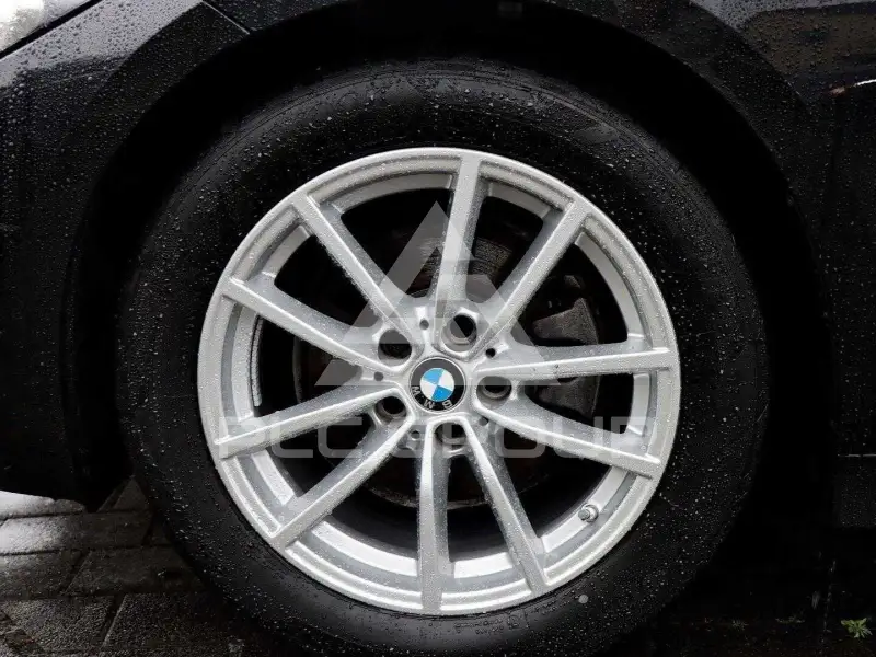2023 BMW 330
