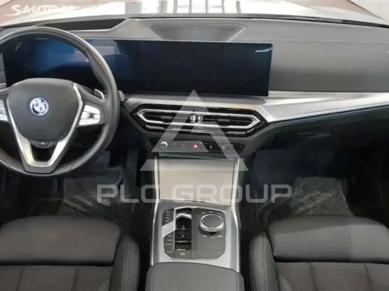 2023 BMW 330