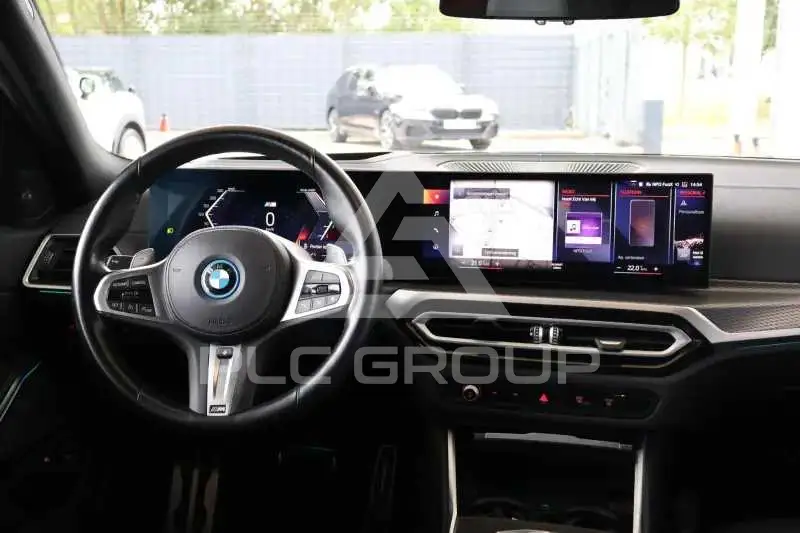 2023 BMW 330