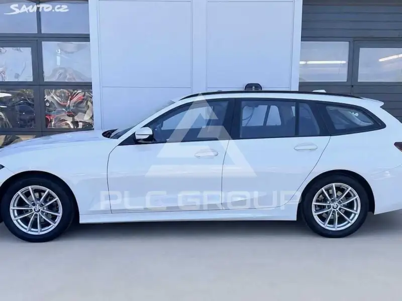 2023 BMW 330