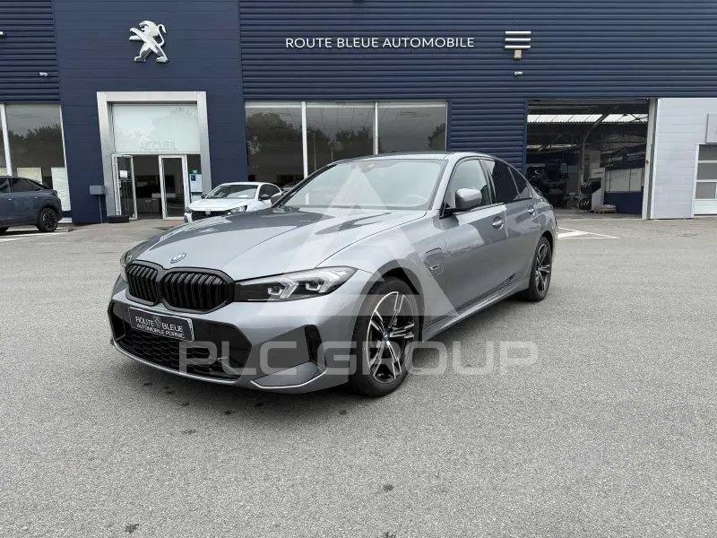 2023 BMW 330