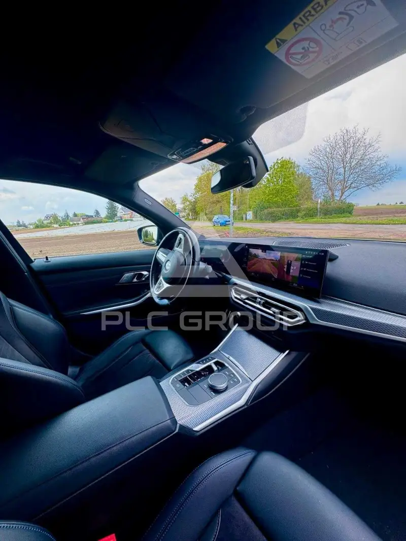 2023 BMW 330
