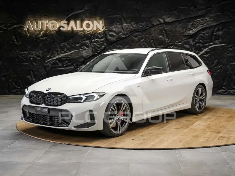 2023 BMW 330