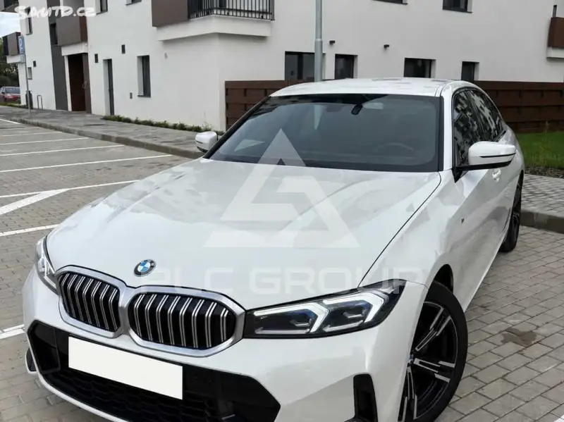 2023 BMW 330