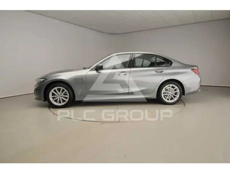 2023 BMW 330
