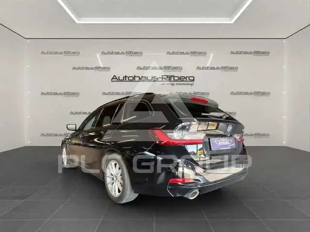 2023 BMW 330