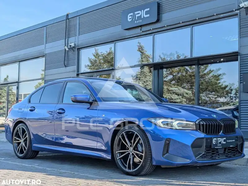 2023 BMW 330