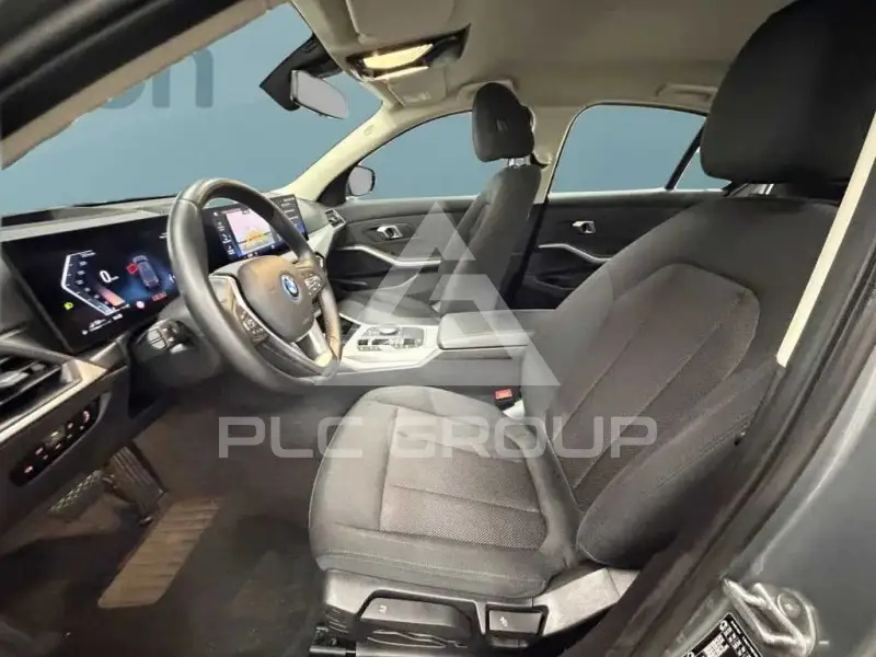 2023 BMW 330