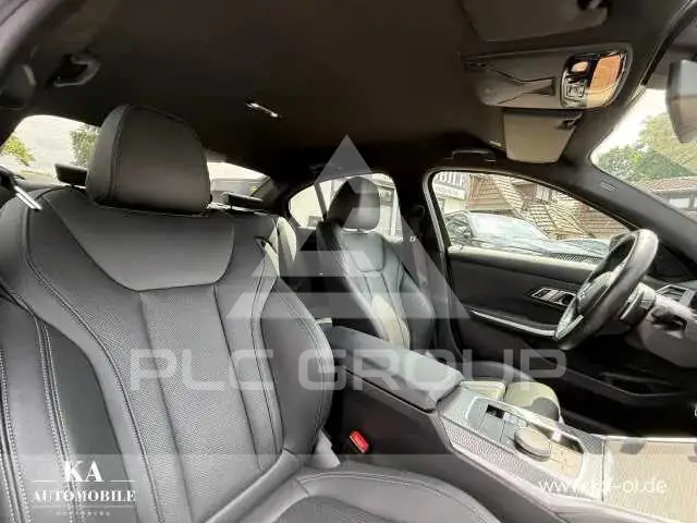 2023 BMW 330