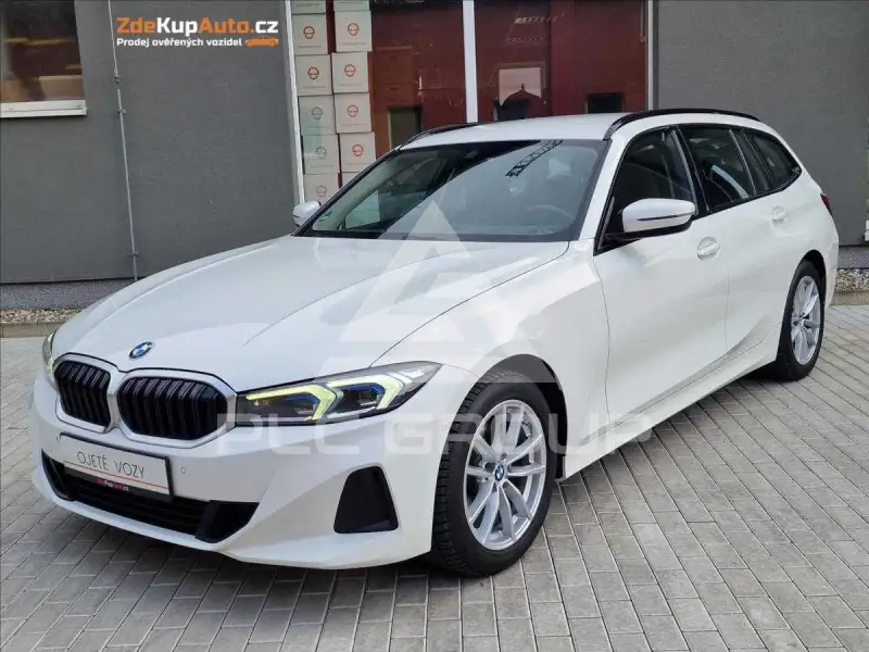 2023 BMW 330