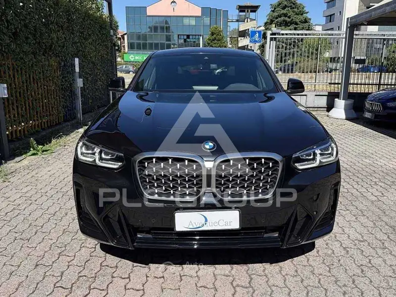 2023 BMW X4