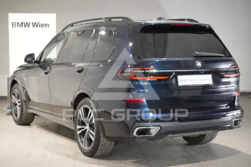 2023 BMW X7