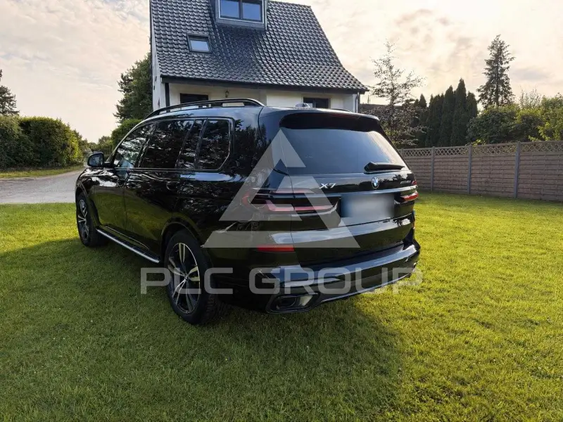 2023 BMW X7