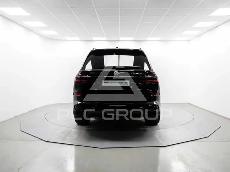 2023 BMW X7