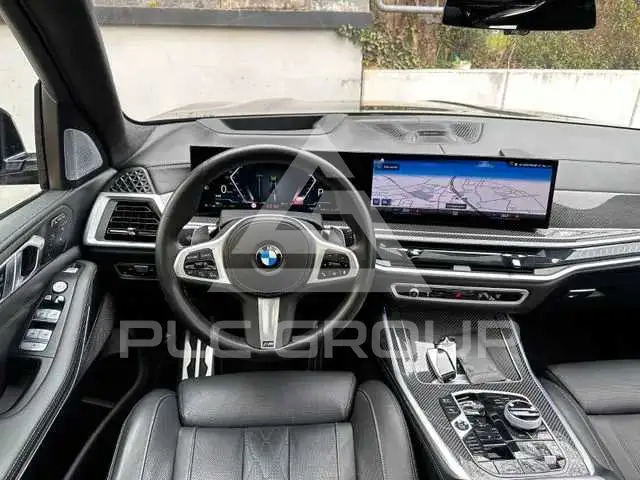 2023 BMW X7
