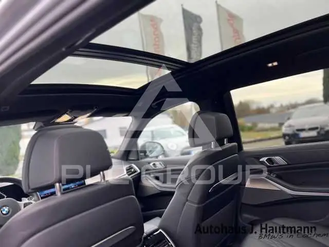 2023 BMW X7