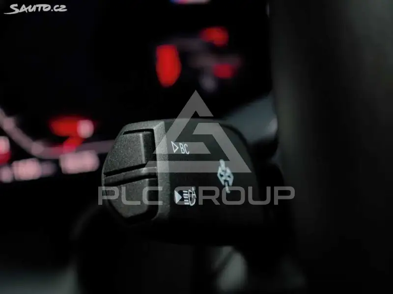2023 BMW M8