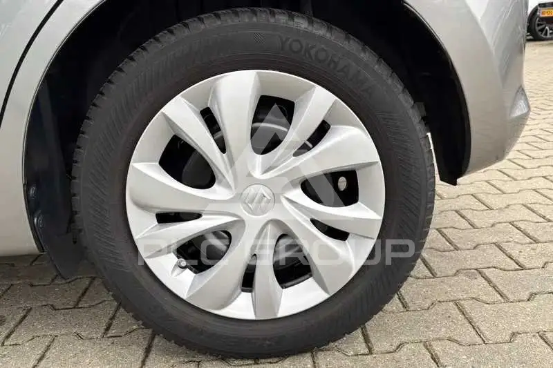 2023 Suzuki SWIFT