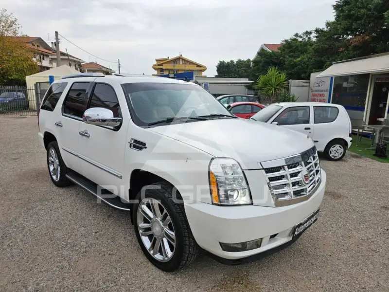 2023 Cadillac ESCALADE