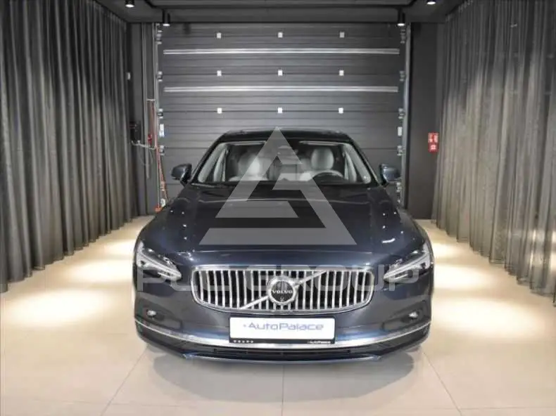 2023 Volvo S90
