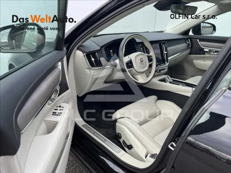2023 Volvo S90