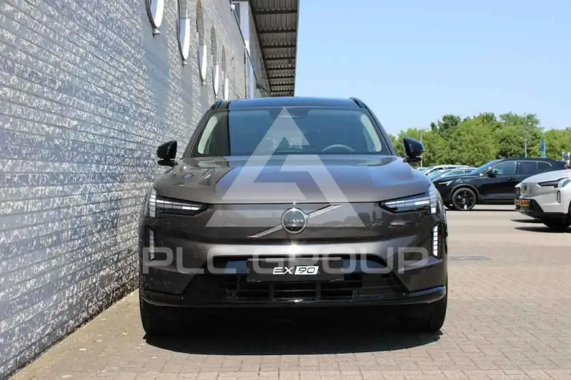 2023 Volvo EX 90