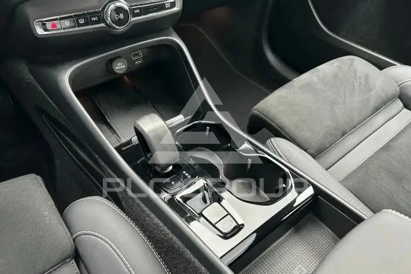 2023 Volvo XC40
