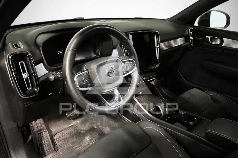 2023 Volvo XC40