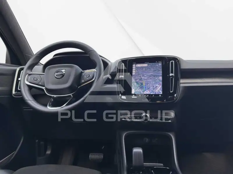 2023 Volvo XC40