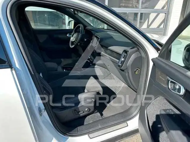 2023 Volvo XC40