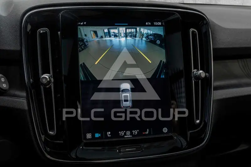 2023 Volvo XC40
