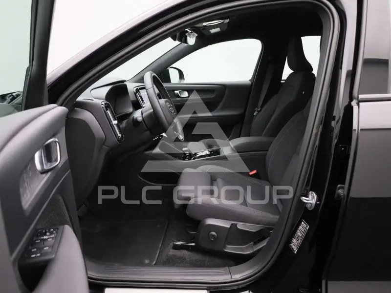 2023 Volvo XC40