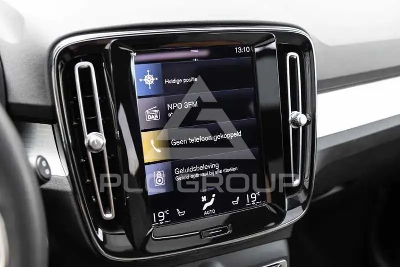 2023 Volvo XC40