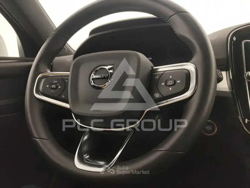 2023 Volvo XC40