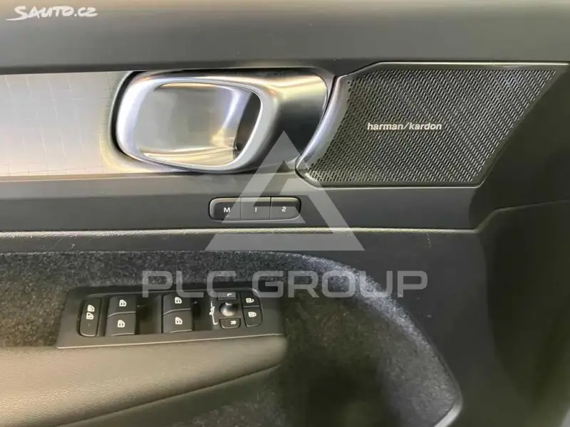 2023 Volvo XC40