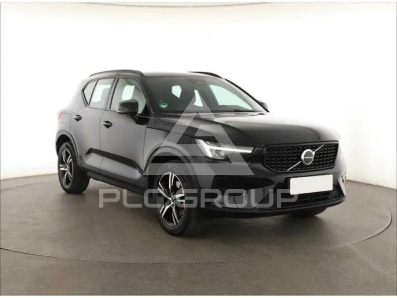 2023 Volvo XC40