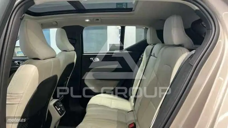 2023 Volvo XC40