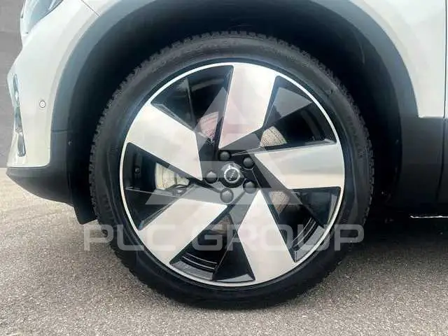2023 Volvo XC40