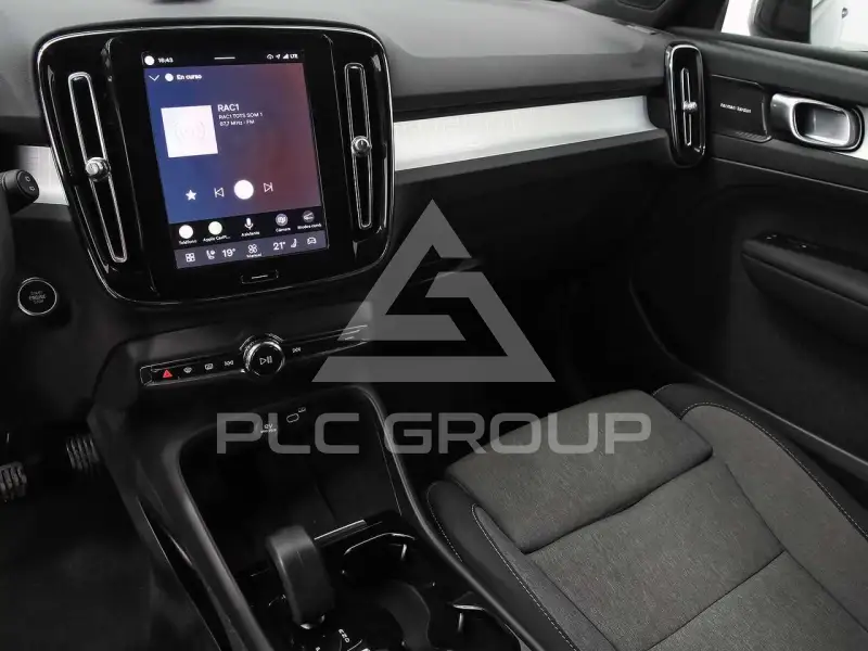 2023 Volvo XC40