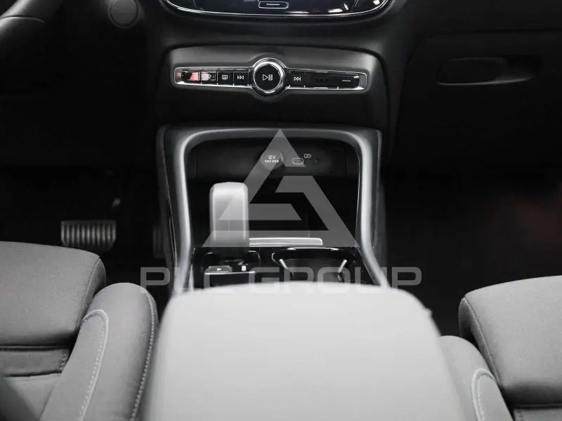 2023 Volvo XC40