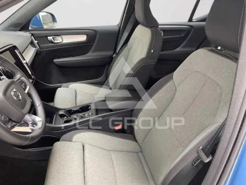 2023 Volvo XC40