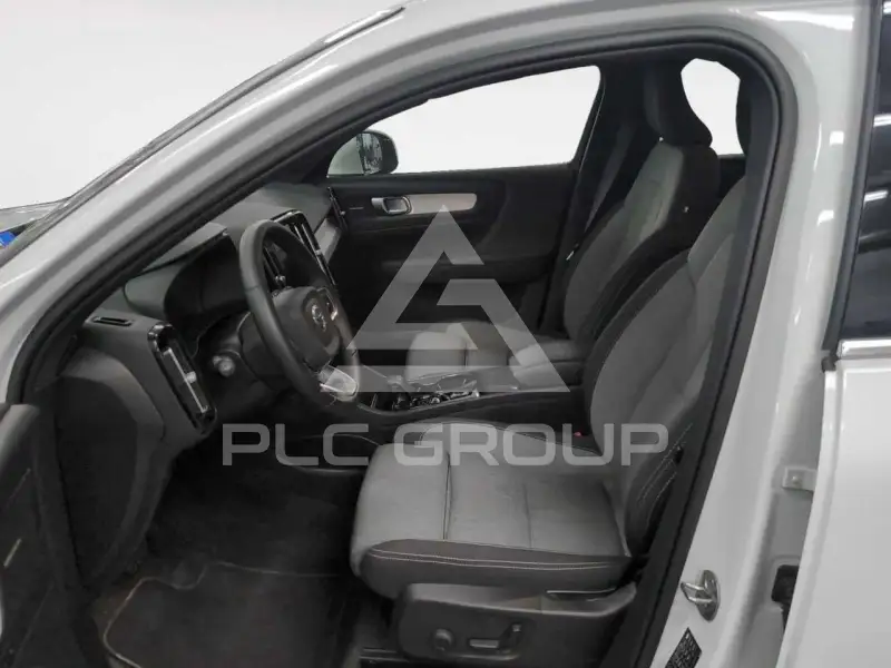 2023 Volvo XC40