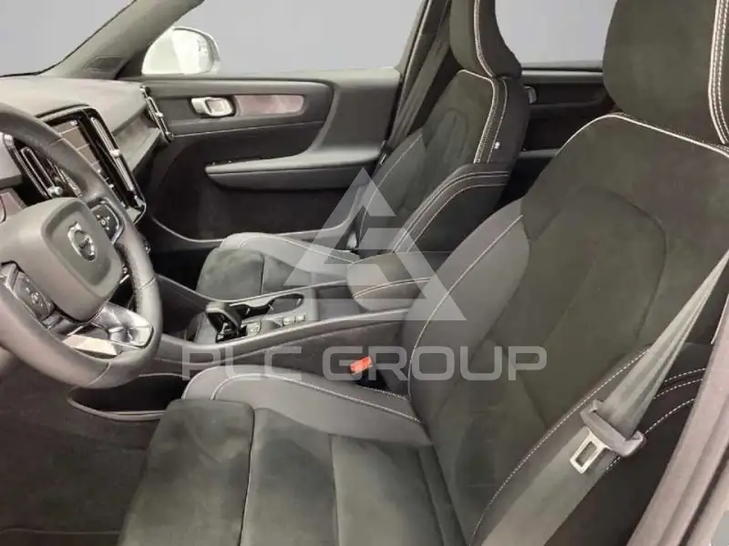 2023 Volvo XC40