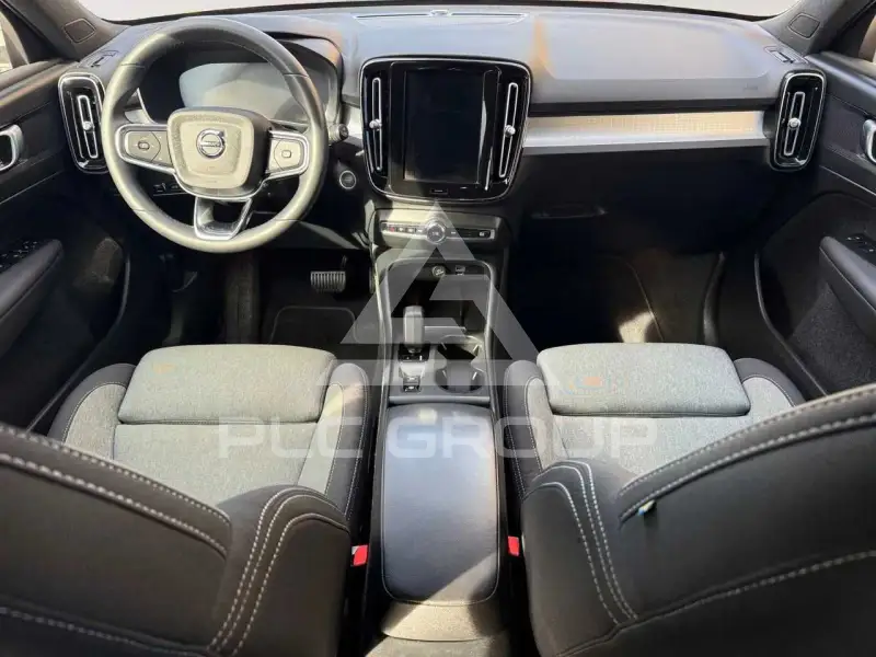2023 Volvo XC40