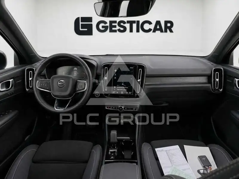 2023 Volvo XC40