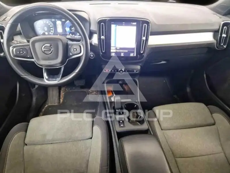 2023 Volvo XC40