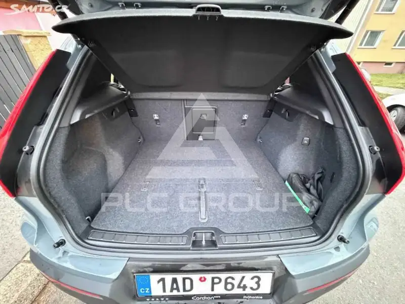 2023 Volvo XC40